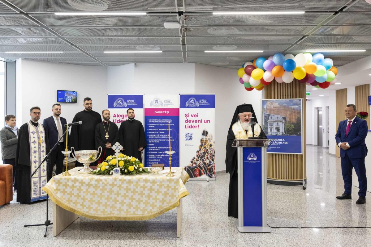 Slujbă de binecuvântare la Academia de Studii Economice din Capitală 310146