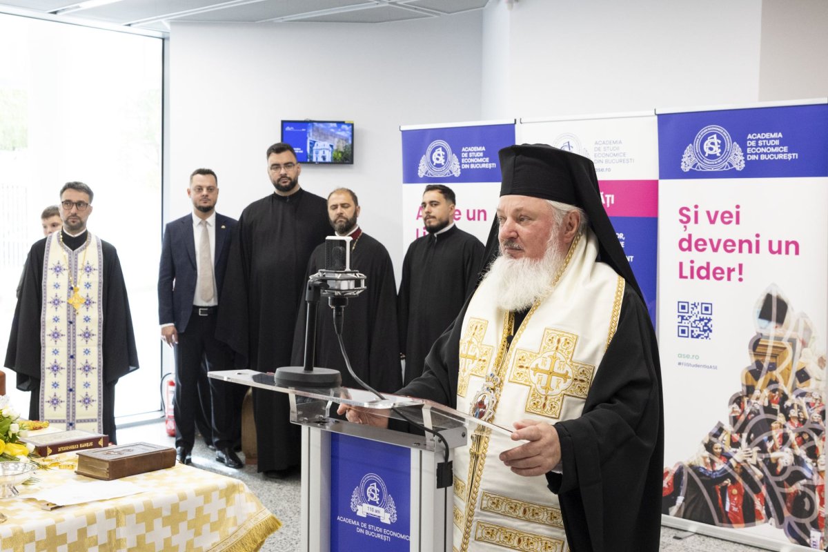 Slujbă de binecuvântare la Academia de Studii Economice din Capitală 310147