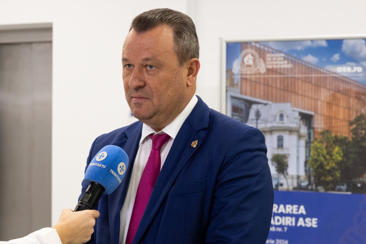 Slujbă de binecuvântare la Academia de Studii Economice din Capitală 310148