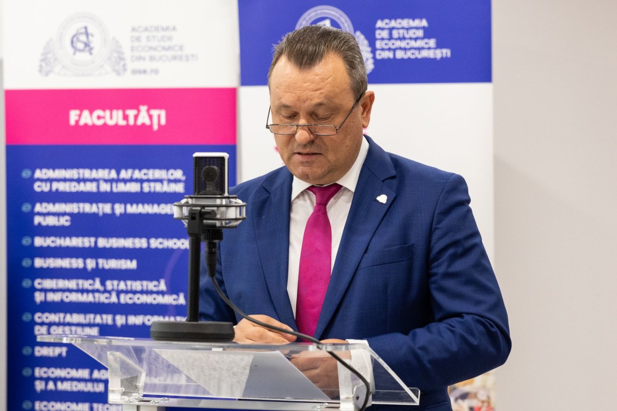 Slujbă de binecuvântare la Academia de Studii Economice din Capitală 310158