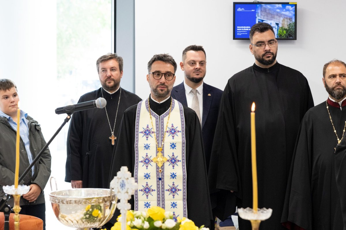 Slujbă de binecuvântare la Academia de Studii Economice din Capitală 310159