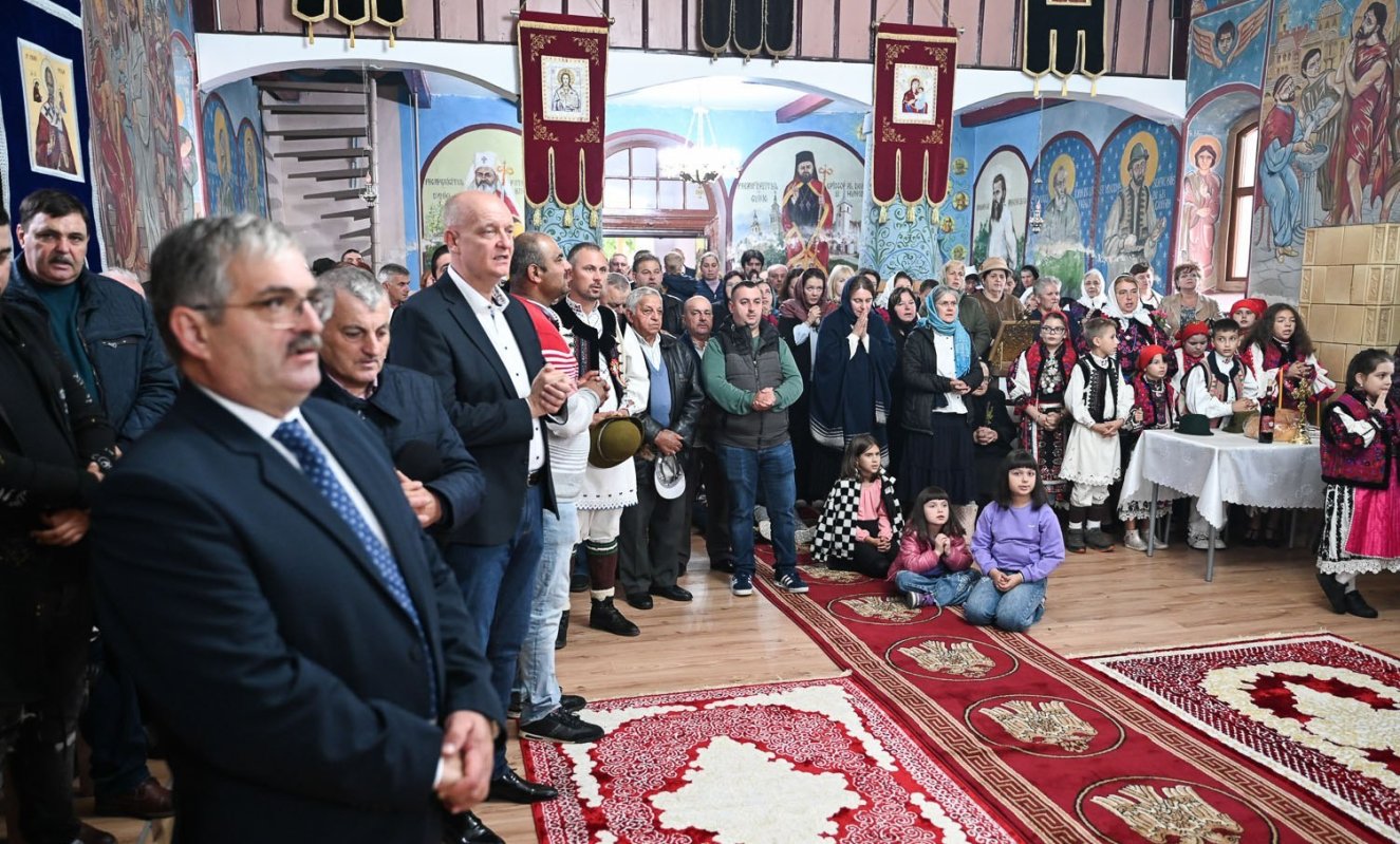 Zi de sărbătoare în parohia hunedoreană Lelese 310078