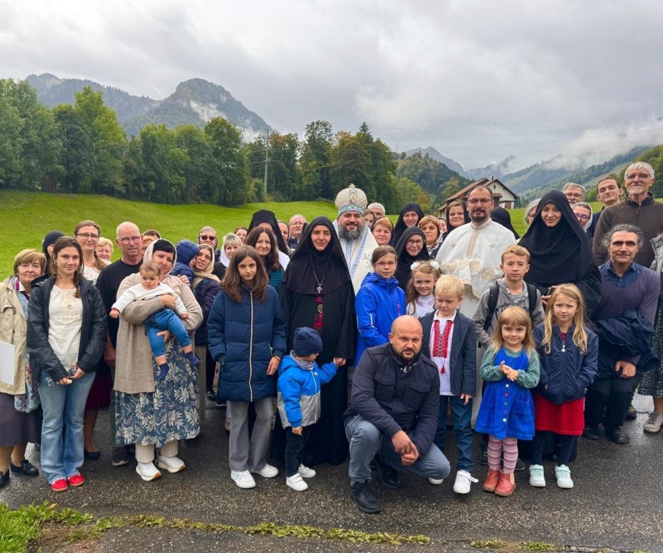 Hramul singurei mănăstiri ortodoxe din Țara Cantoanelor 310240