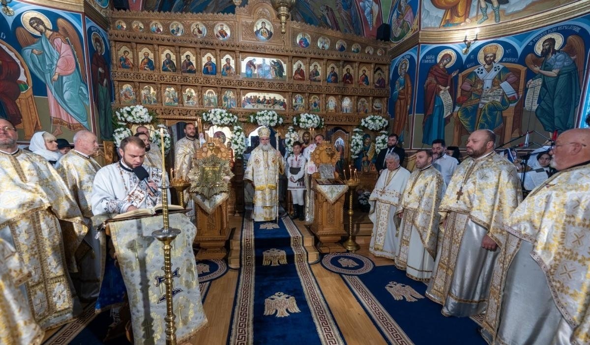 Liturghie arhierească la biserica Parohiei Filipești, Bacău 310205