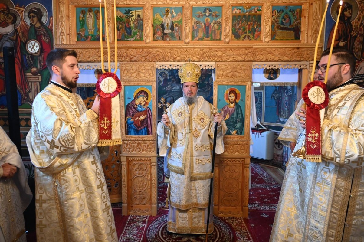 Noi biserici din Eparhia Oradiei au primit înveșmântarea harului 310199