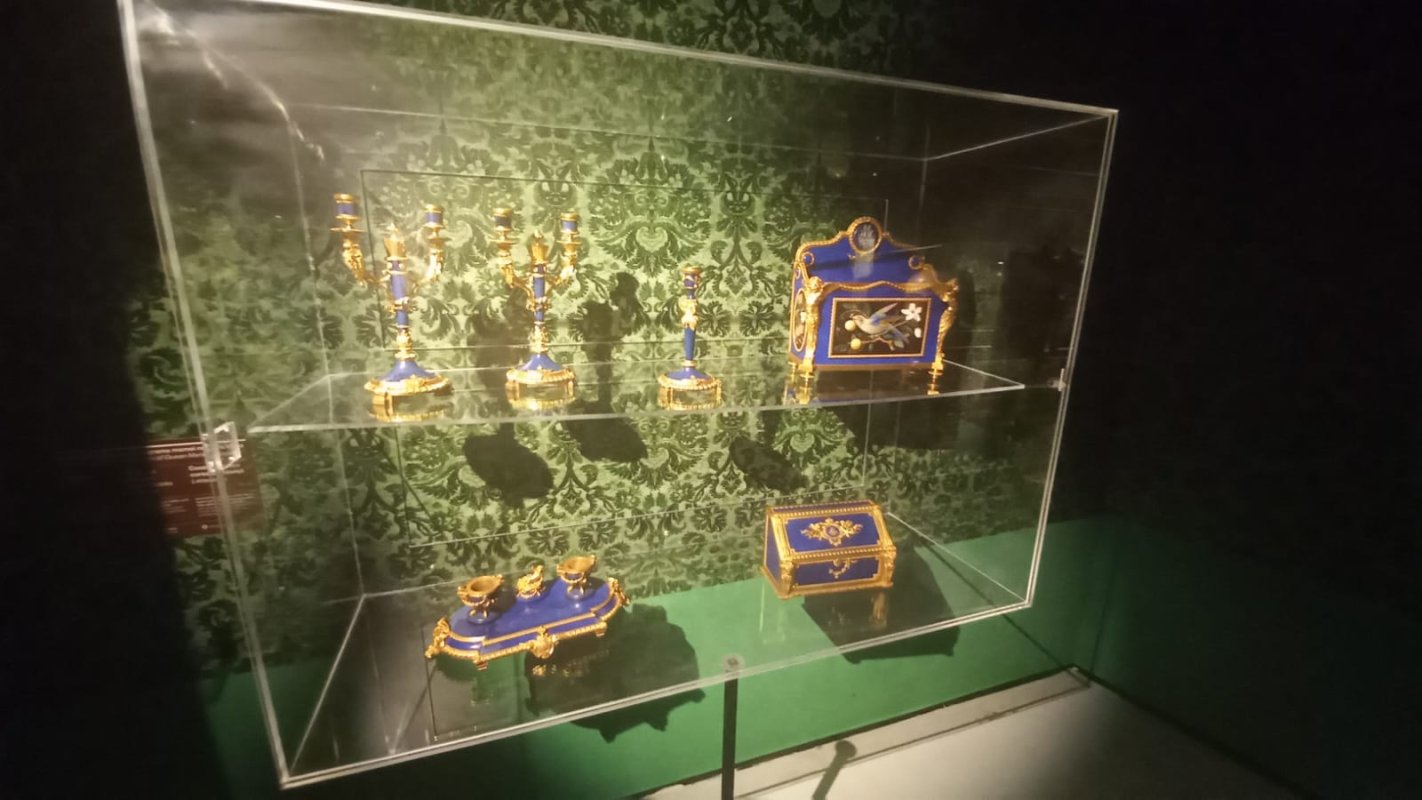 O expoziție cu picturi și obiecte artistice ale reginei Maria 310172