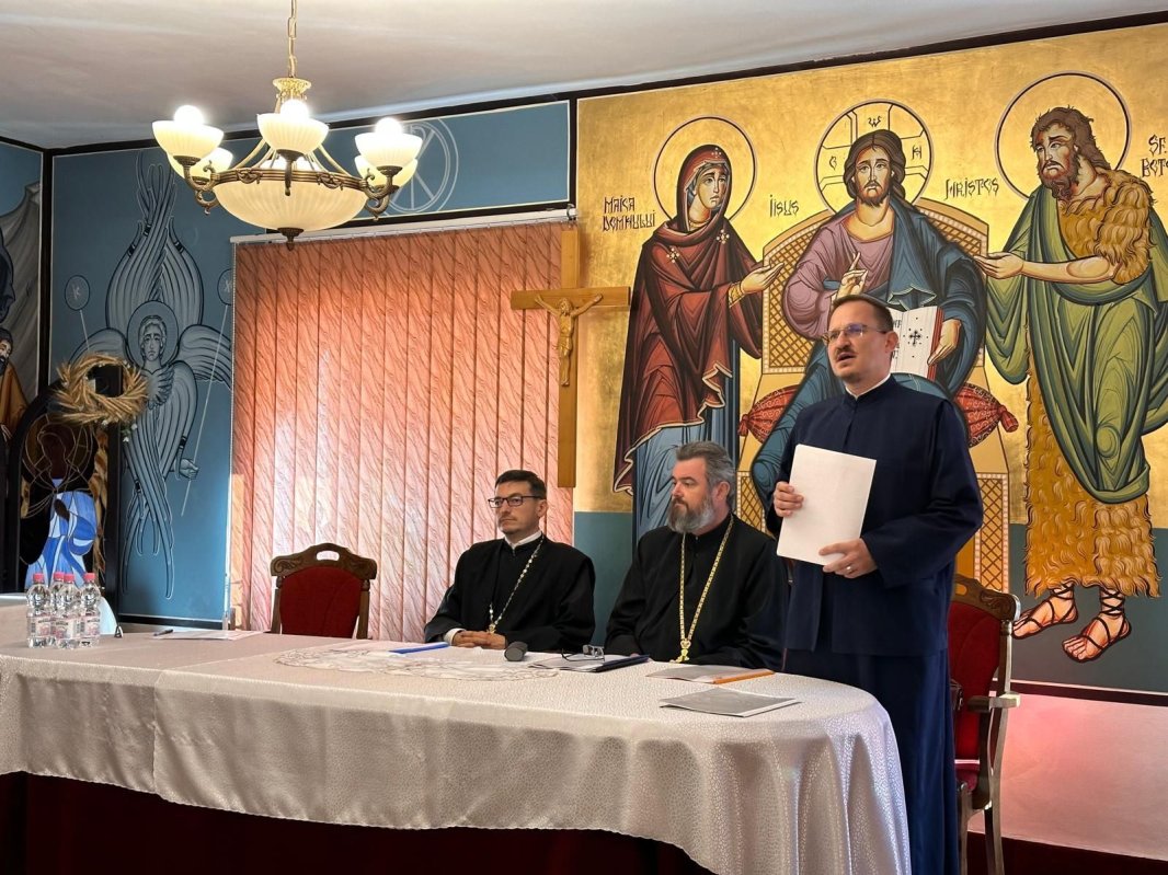 Conferințe preoțești și Sinaxă monahală în Episcopia Oradiei 310388
