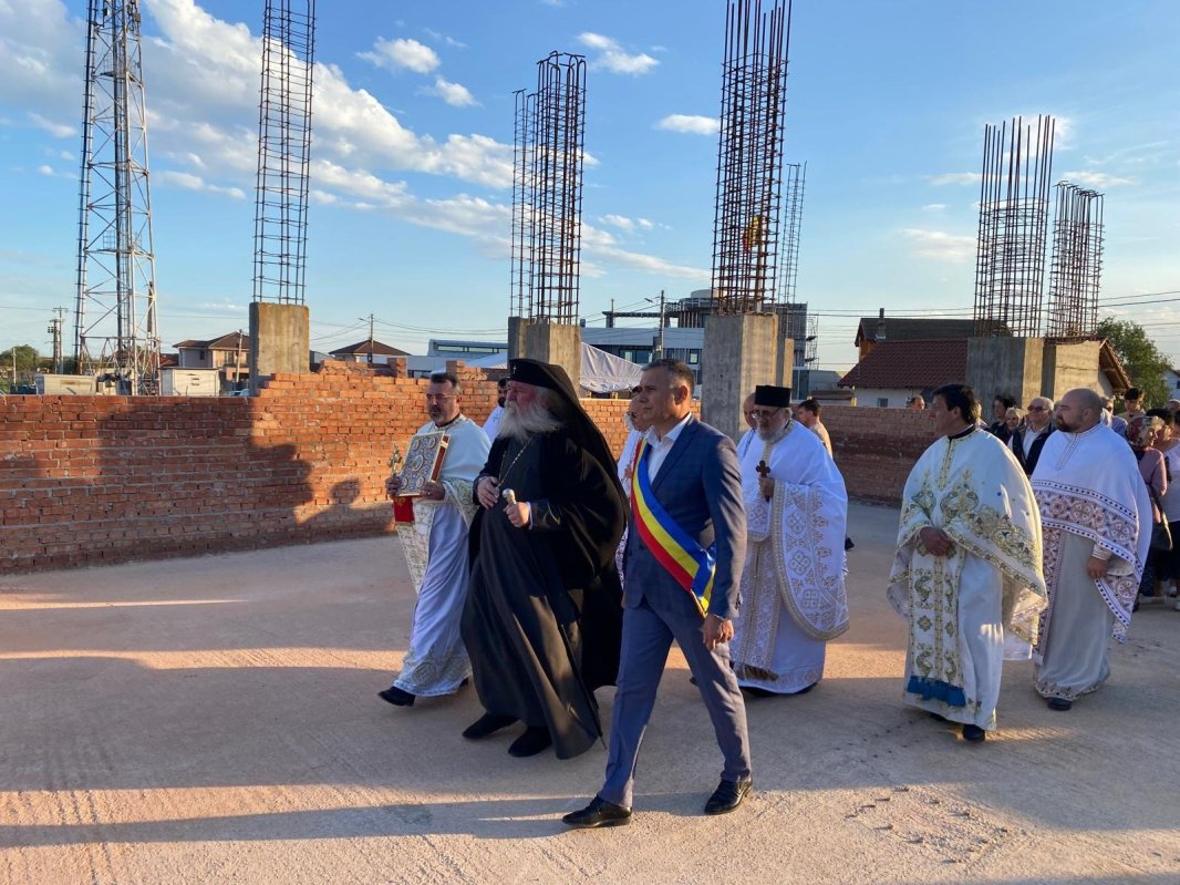 Piatră de temelie pentru biserica Parohiei Săcălaz II 310416