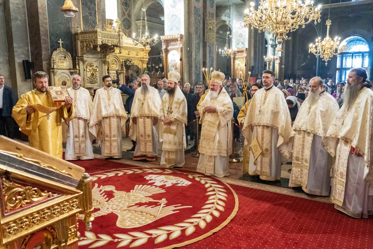 Rugăciune şi recunoștință la 20 de ani de la absolvirea studiilor teologice 310449