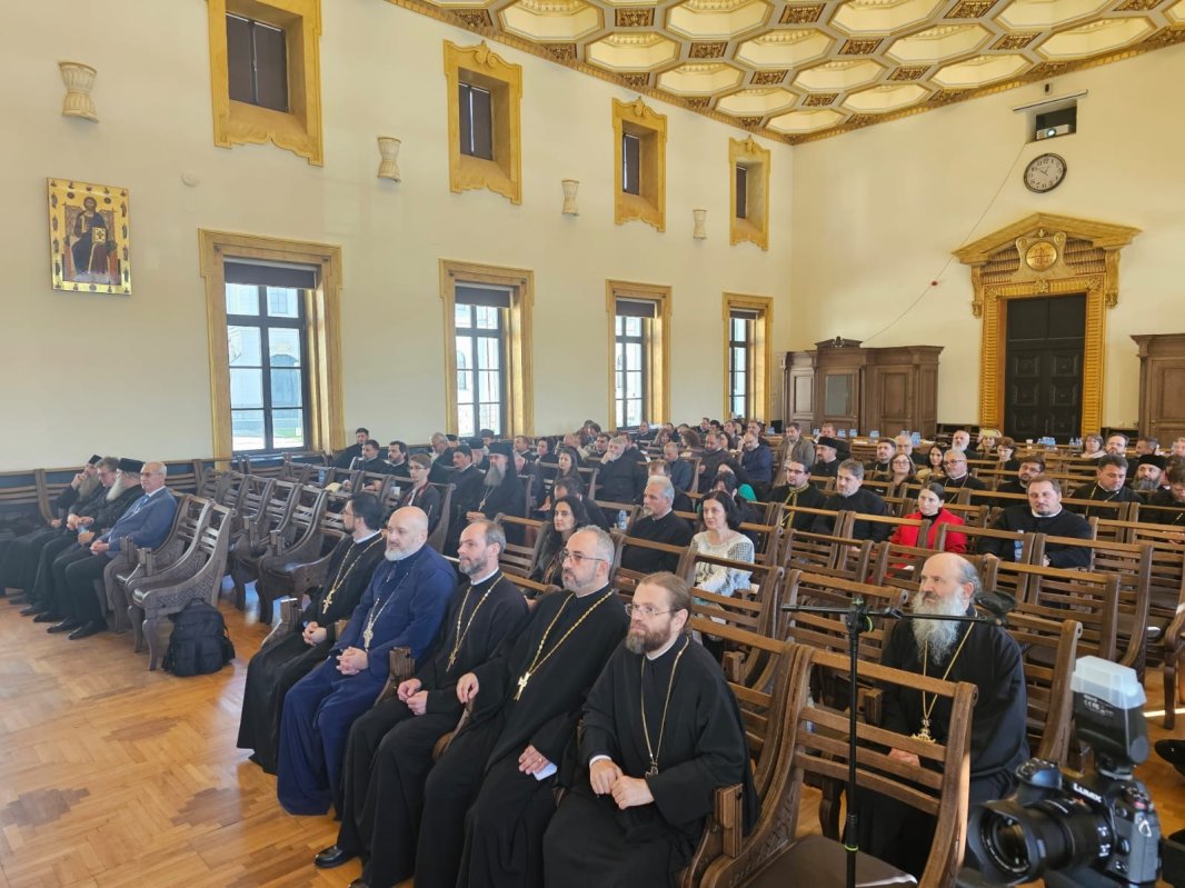 Rugăciune şi recunoștință la 20 de ani de la absolvirea studiilor teologice 310451