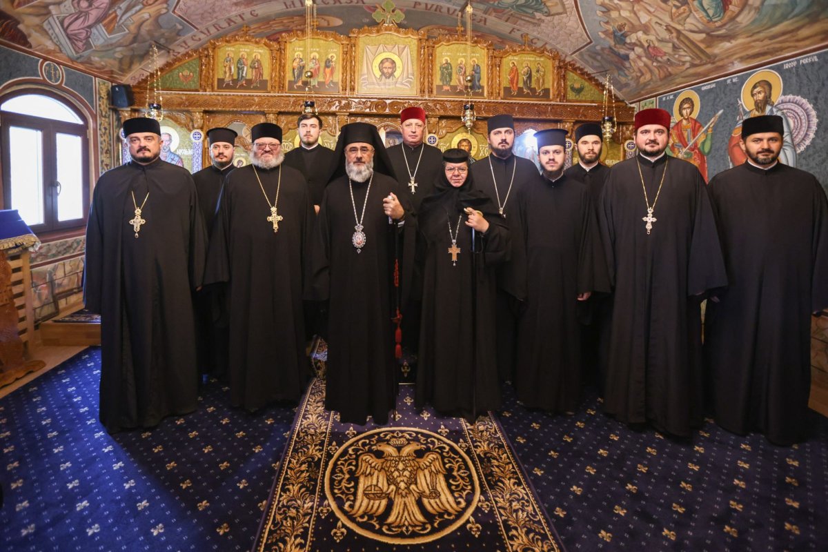 Slujiri arhierești în vetre monahale buzoiene 310445