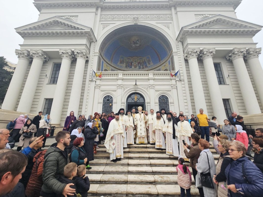 Episcopul Sloboziei şi Călăraşilor, la Catedrala Mitropolitană din Iași 310701