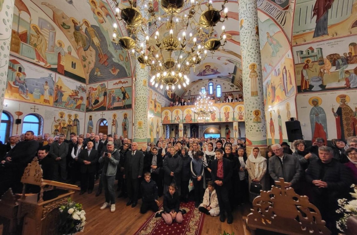 Târnosirea Bisericii „Sfinții Trei Ierarhi” din Parohia Cugir VI 310655