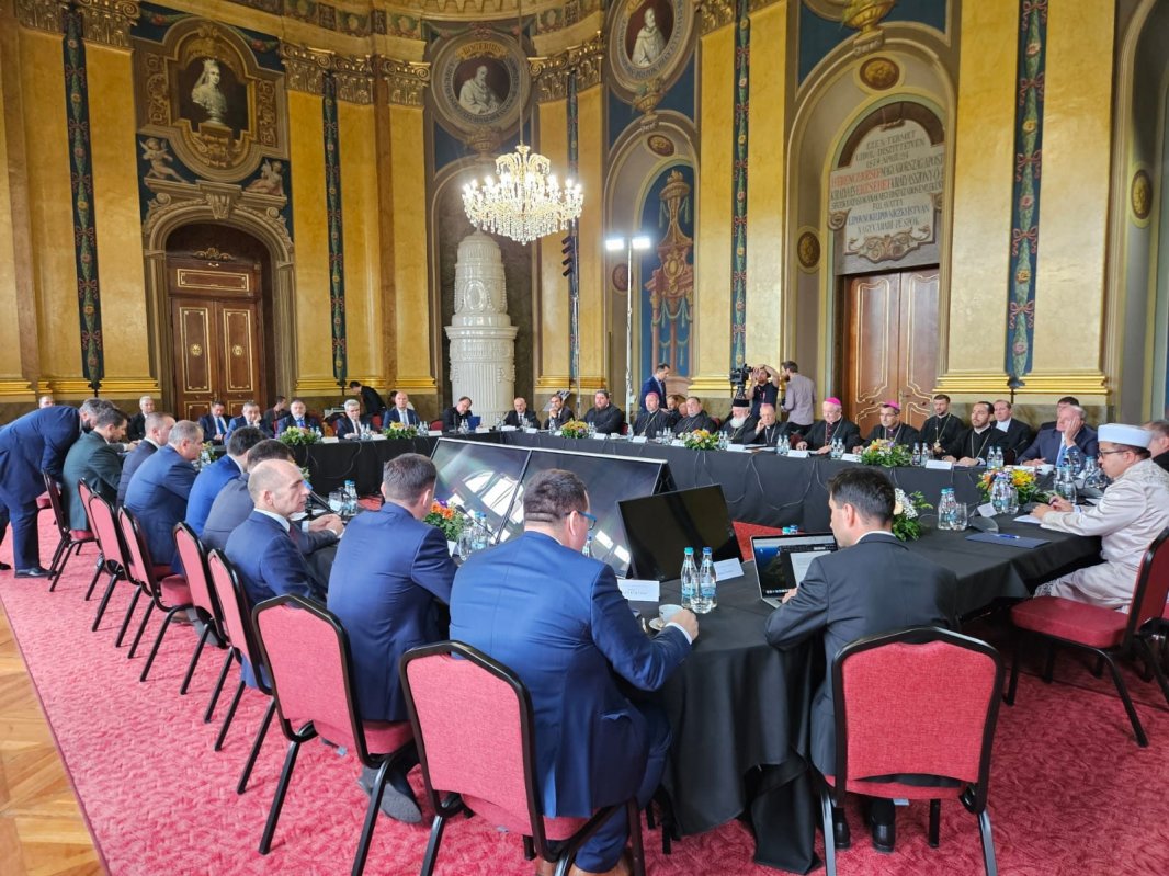 Întâlnirea reprezentanților statului român și ai cultelor religioase recunoscute din România 310878