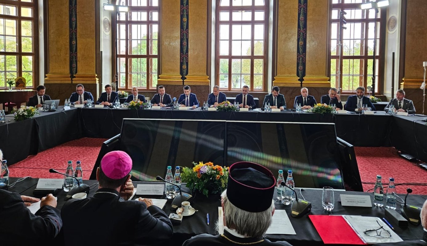 Întâlnirea reprezentanților statului român și ai cultelor religioase recunoscute din România 310880