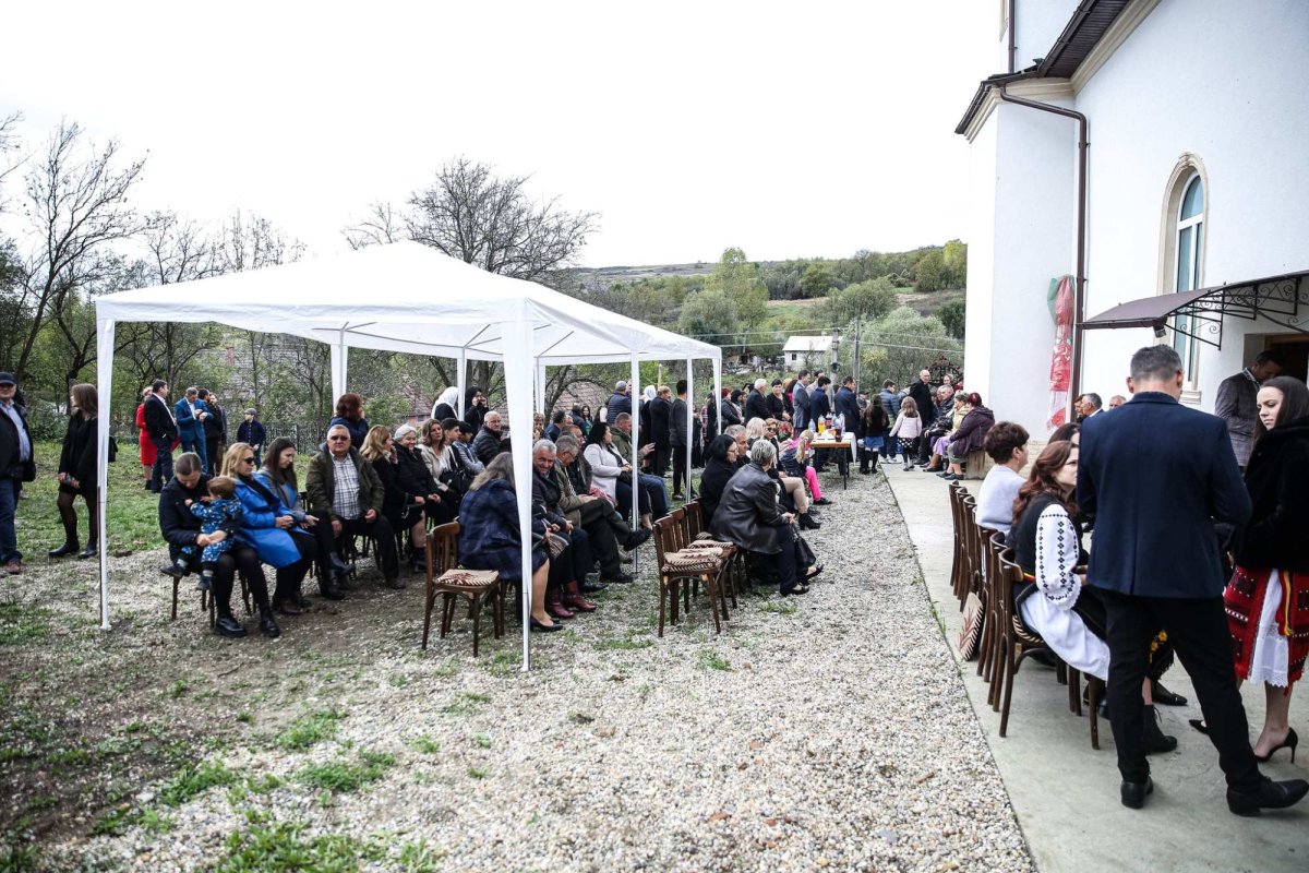 Binecuvântarea lucrărilor la biserica din localitatea clujeană Ghirolt 311023