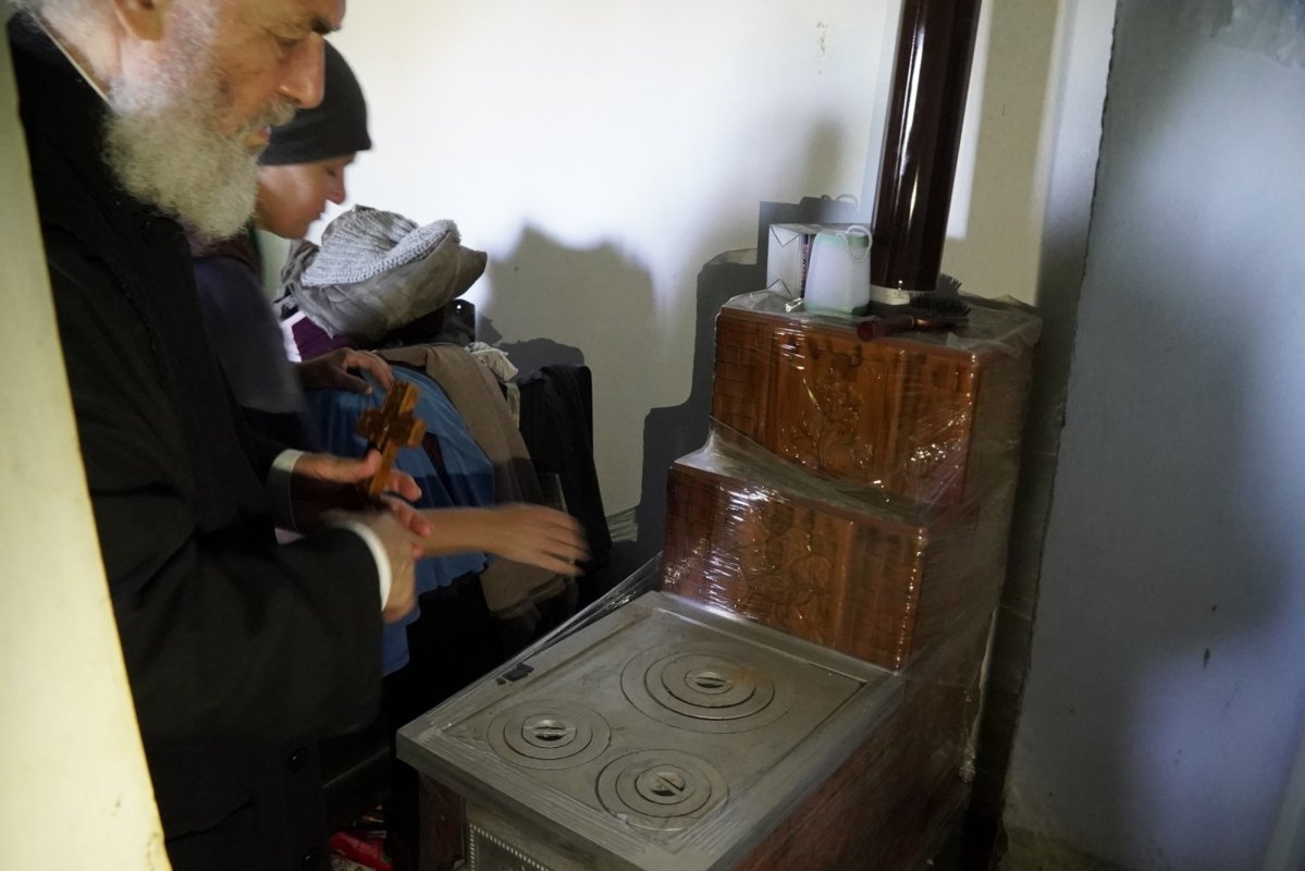 Lemne pentru iarnă oferite sinistraţilor din judeţul Galaţi 311026