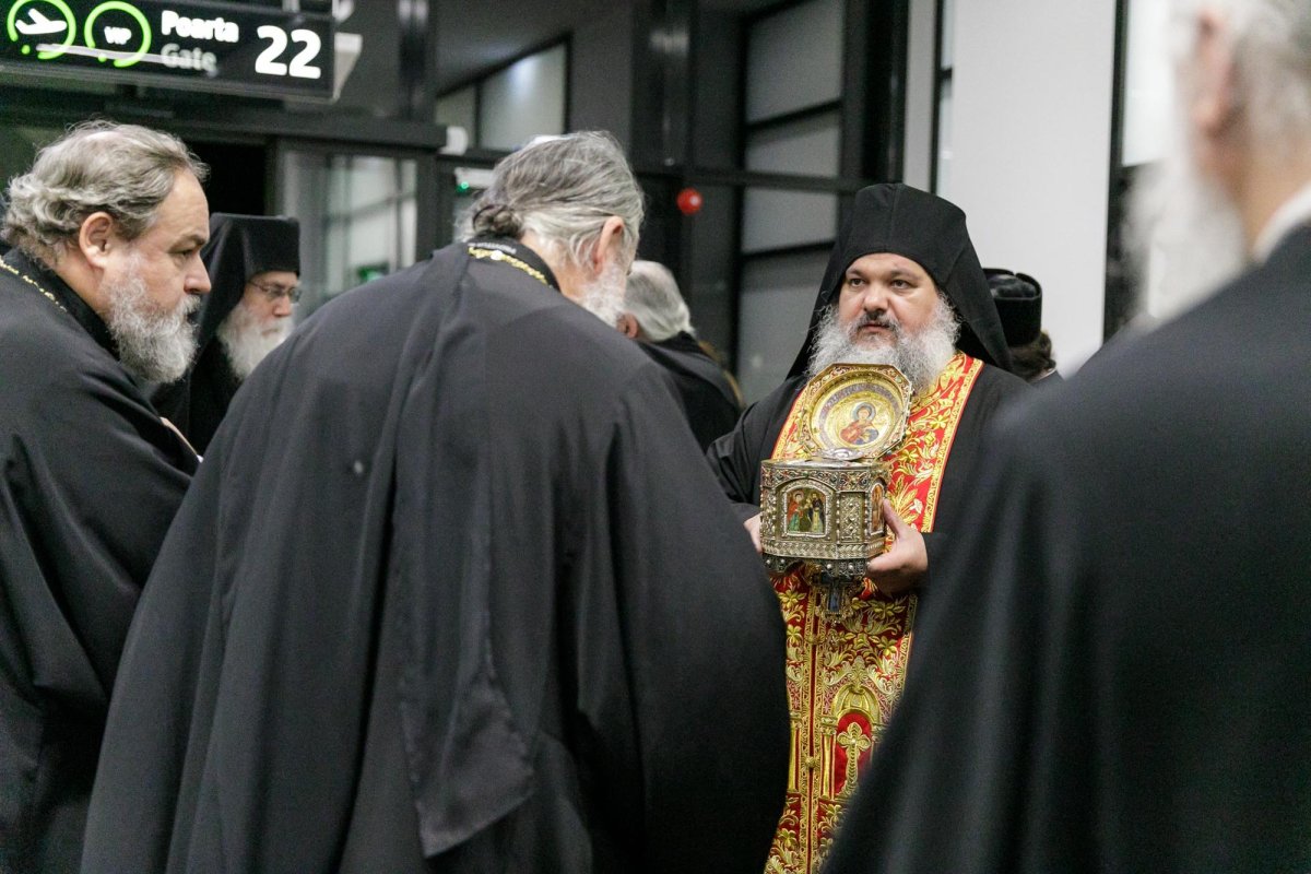 Moaștele Sfântului Pantelimon au ajuns la Iași 311141