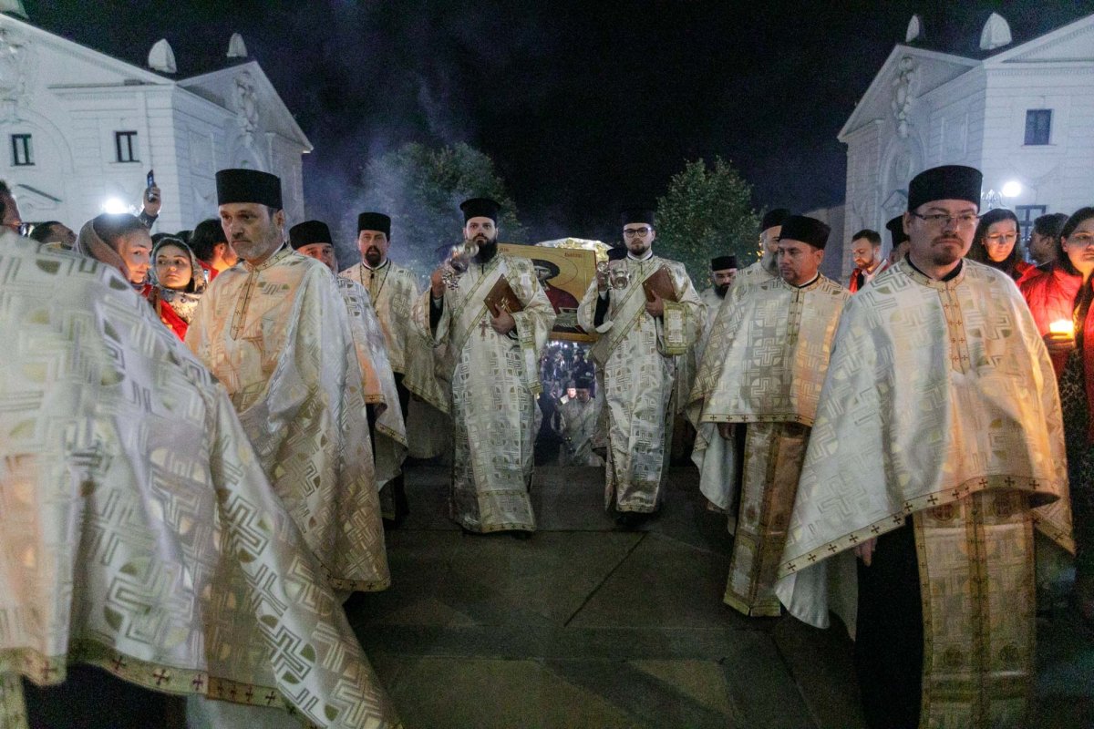 Moaștele Sfântului Pantelimon au ajuns la Iași 311149