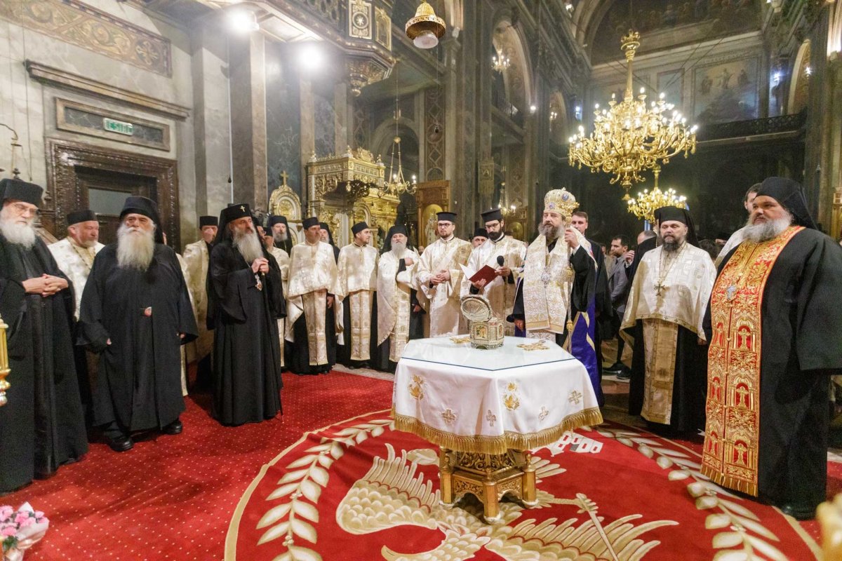 Moaștele Sfântului Pantelimon au ajuns la Iași 311152