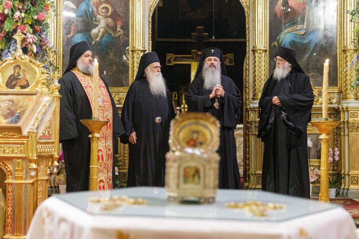 Moaștele Sfântului Pantelimon au ajuns la Iași 311156