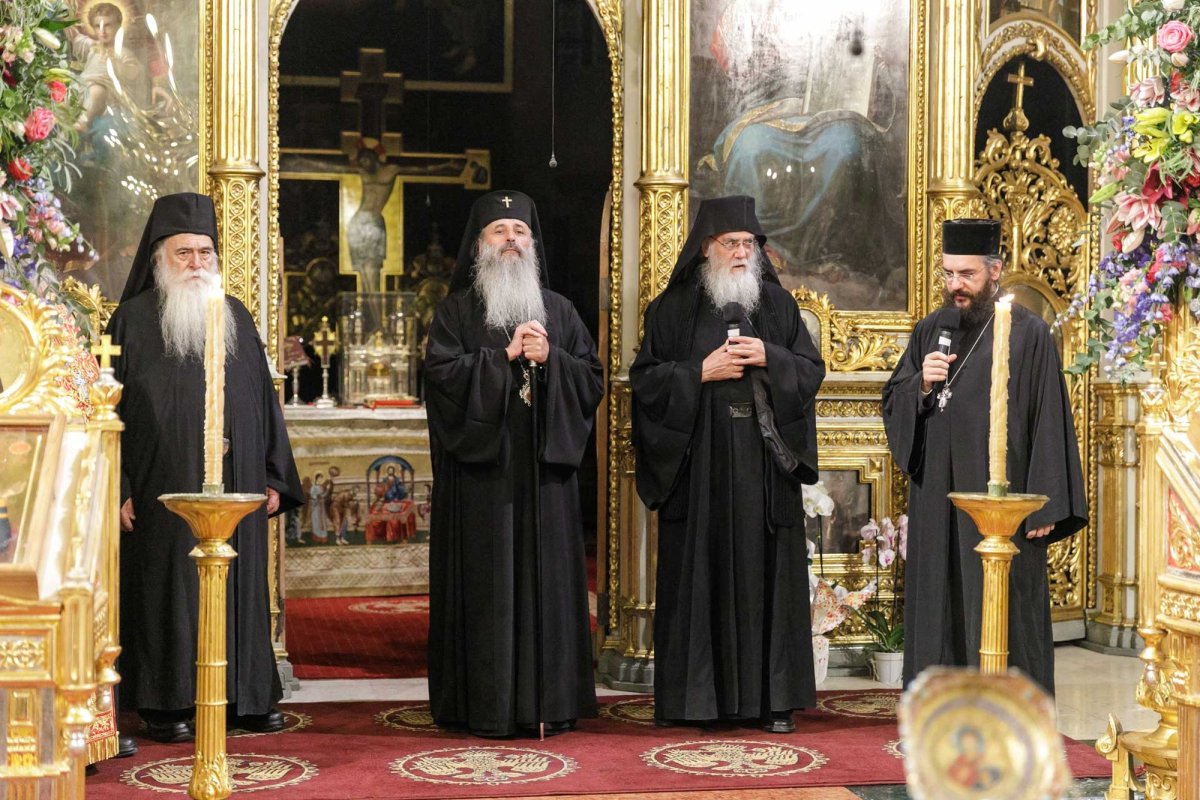 Moaștele Sfântului Pantelimon au ajuns la Iași 311158