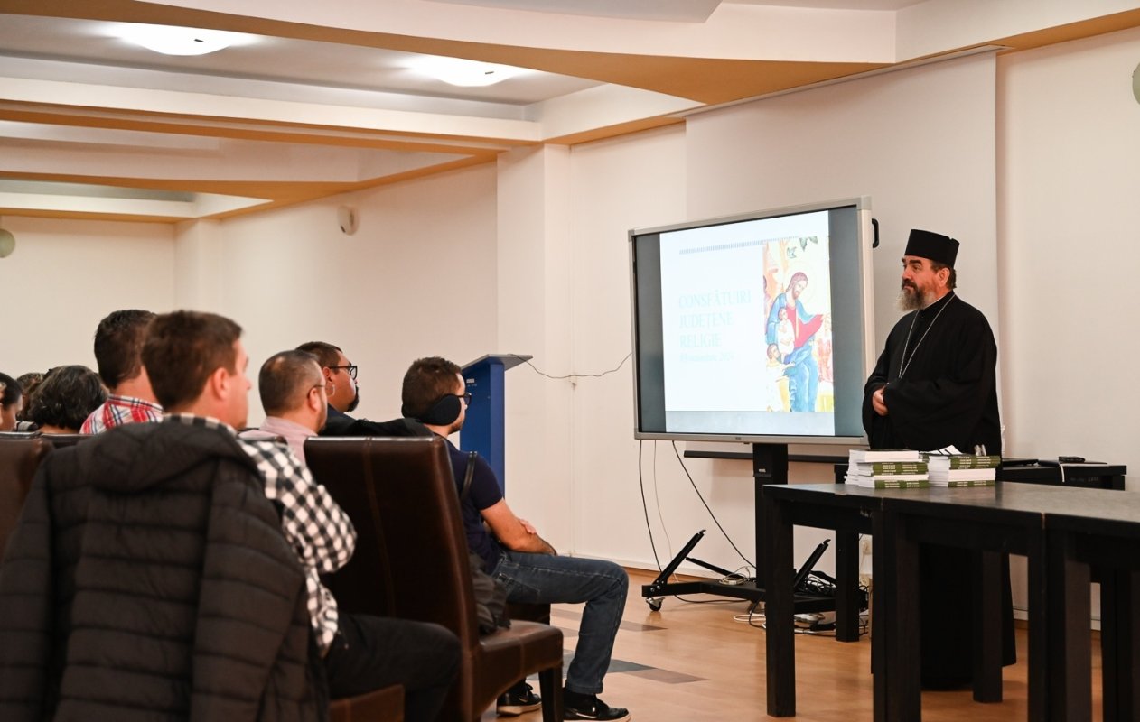 Întâlnirea de lucru semestrială a profesorilor de religie din județul Hunedoara 311171