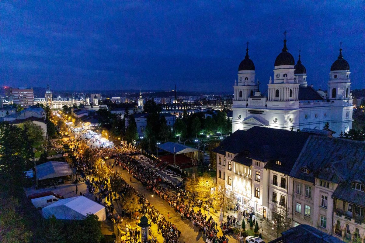 Mii de suflete în rugăciune pe „Calea Sfinților” 311353