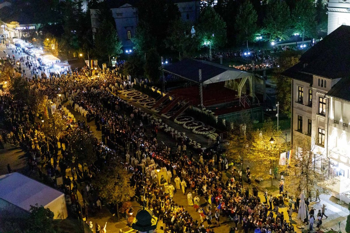 Mii de suflete în rugăciune pe „Calea Sfinților” 311354