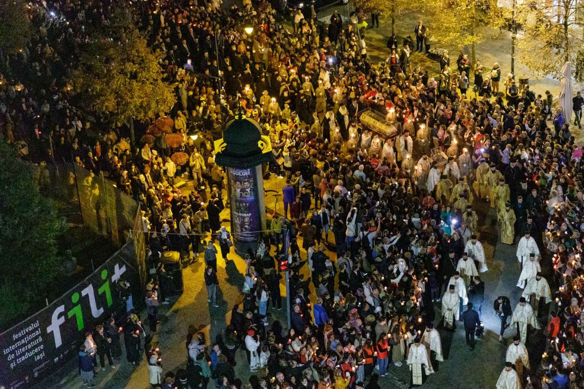 Mii de suflete în rugăciune pe „Calea Sfinților” 311356