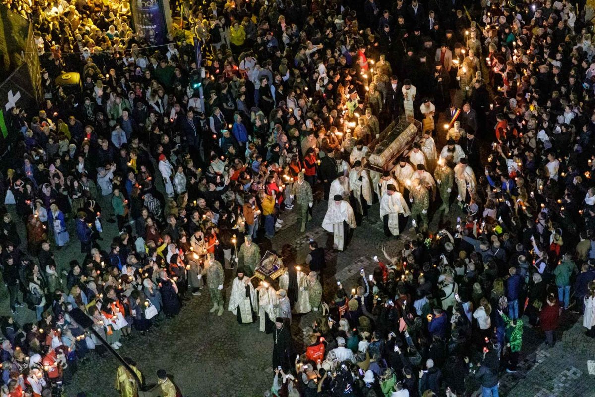 Mii de suflete în rugăciune pe „Calea Sfinților” 311357