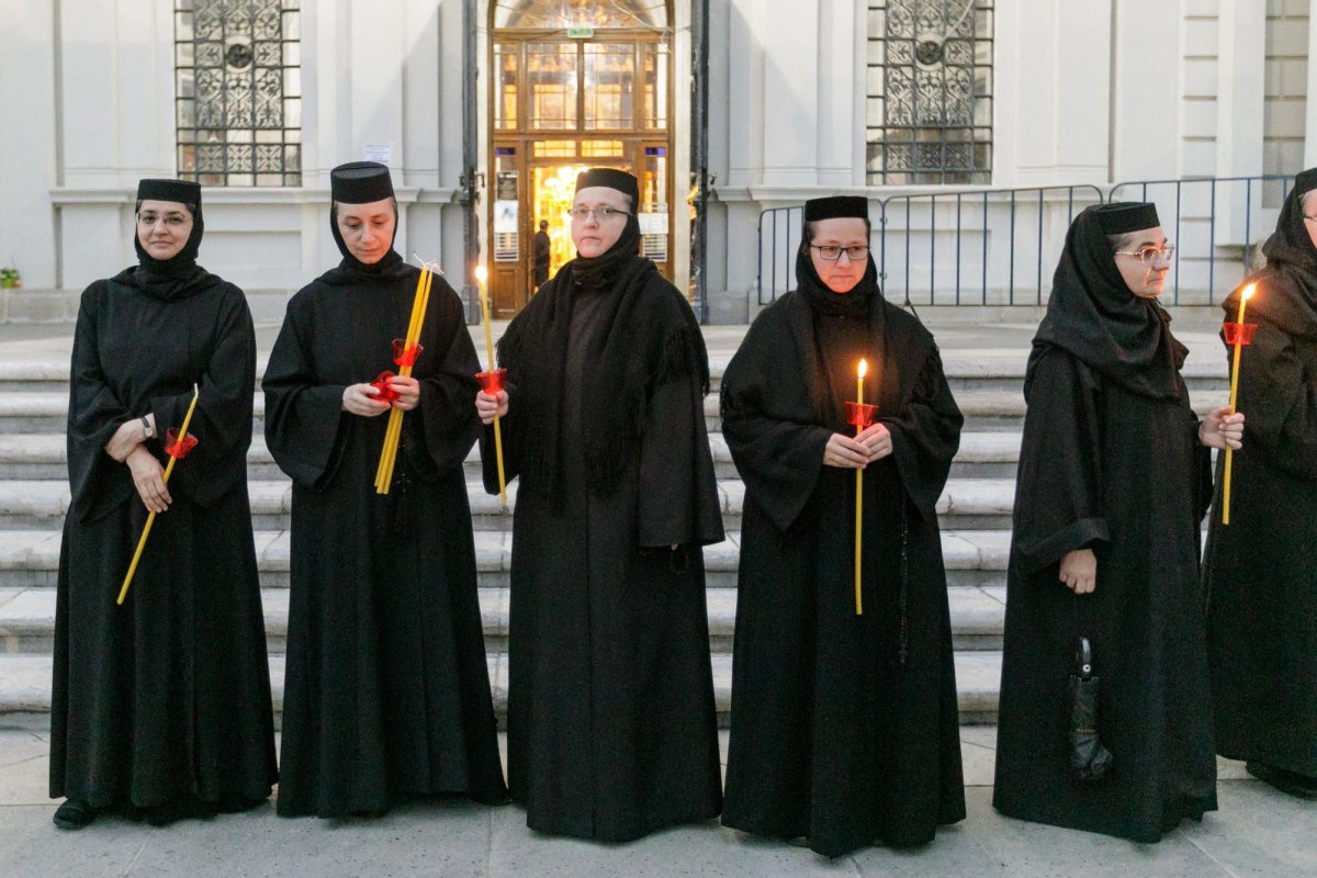 Mii de suflete în rugăciune pe „Calea Sfinților” 311362