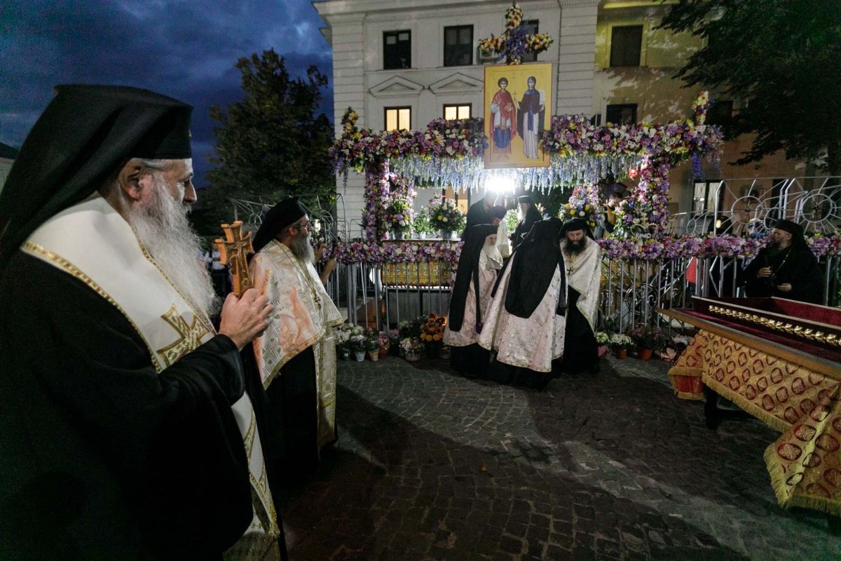 Mii de suflete în rugăciune pe „Calea Sfinților” 311365