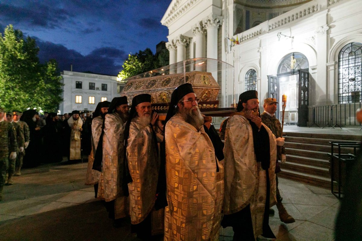 Mii de suflete în rugăciune pe „Calea Sfinților” 311369