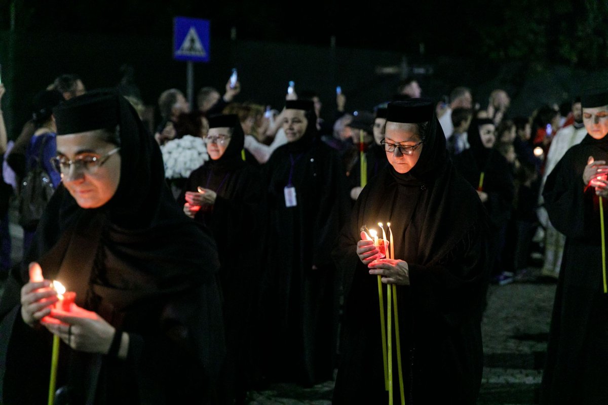 Mii de suflete în rugăciune pe „Calea Sfinților” 311380