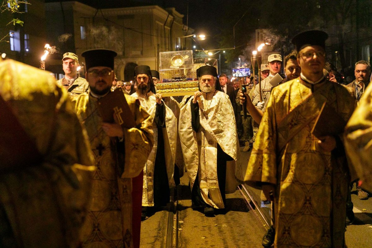 Mii de suflete în rugăciune pe „Calea Sfinților” 311385