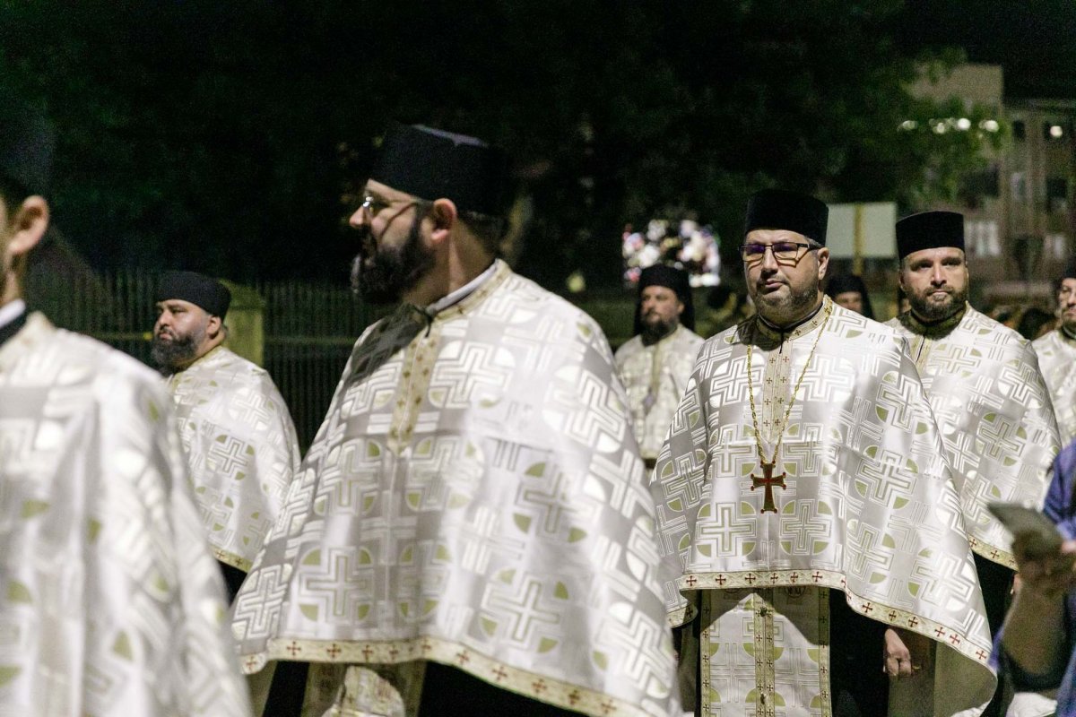 Mii de suflete în rugăciune pe „Calea Sfinților” 311394