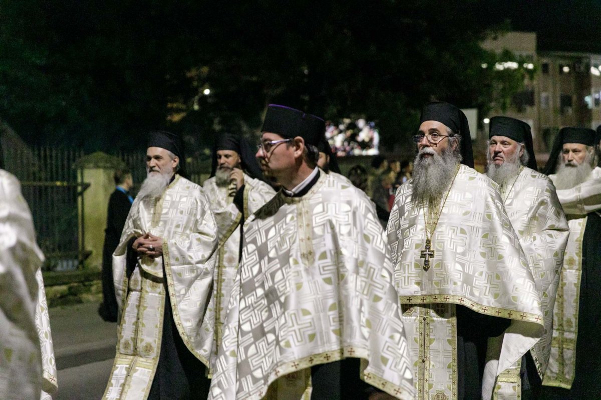 Mii de suflete în rugăciune pe „Calea Sfinților” 311395