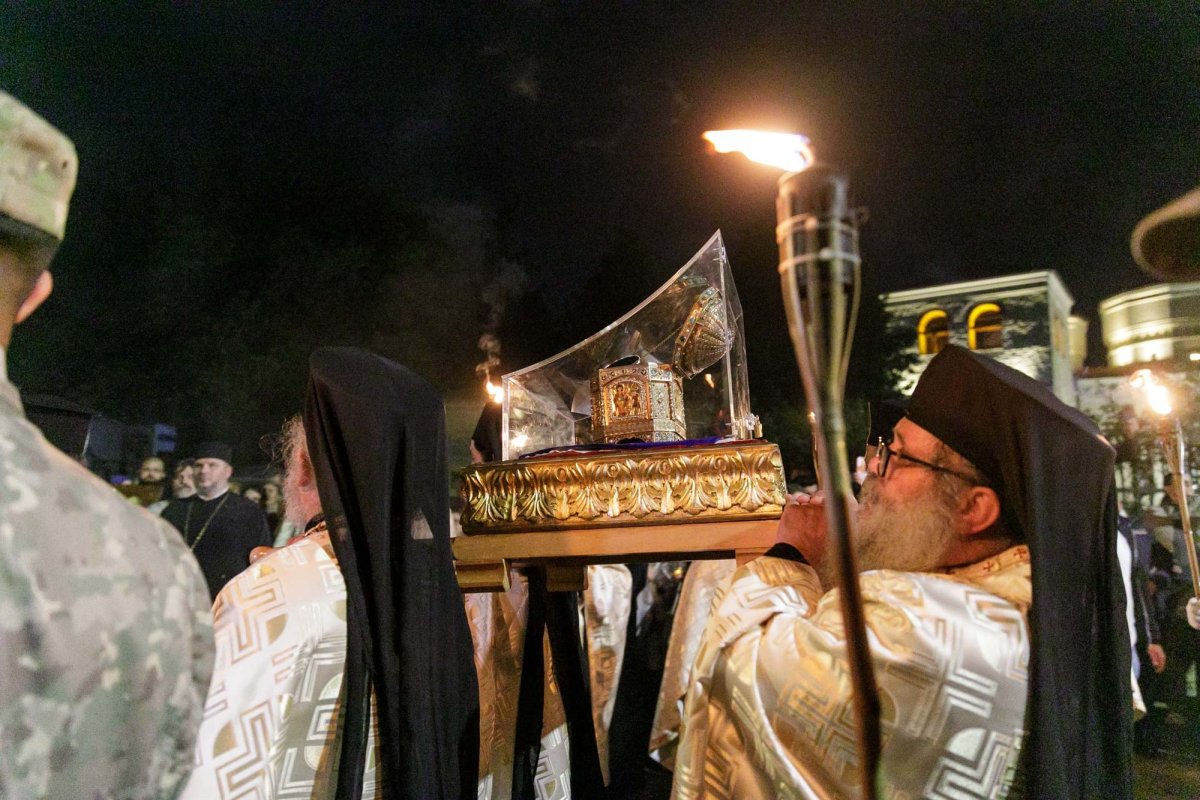 Mii de suflete în rugăciune pe „Calea Sfinților” 311398