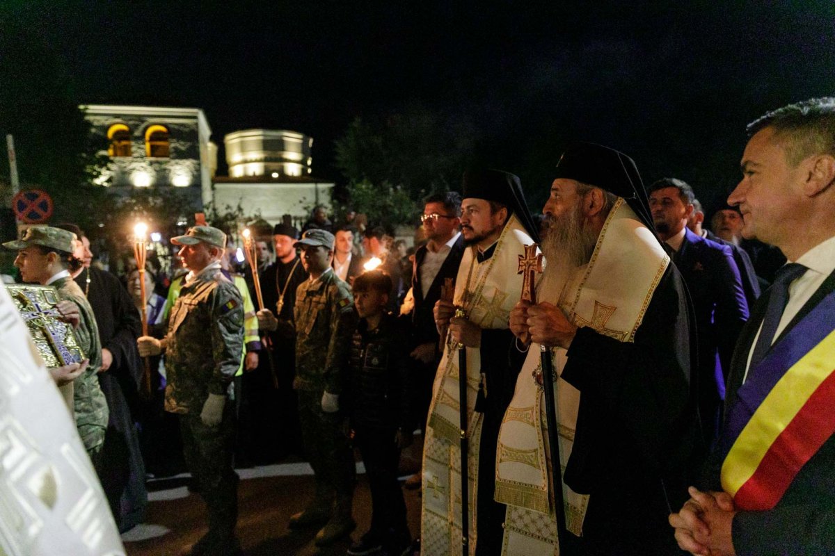 Mii de suflete în rugăciune pe „Calea Sfinților” 311399