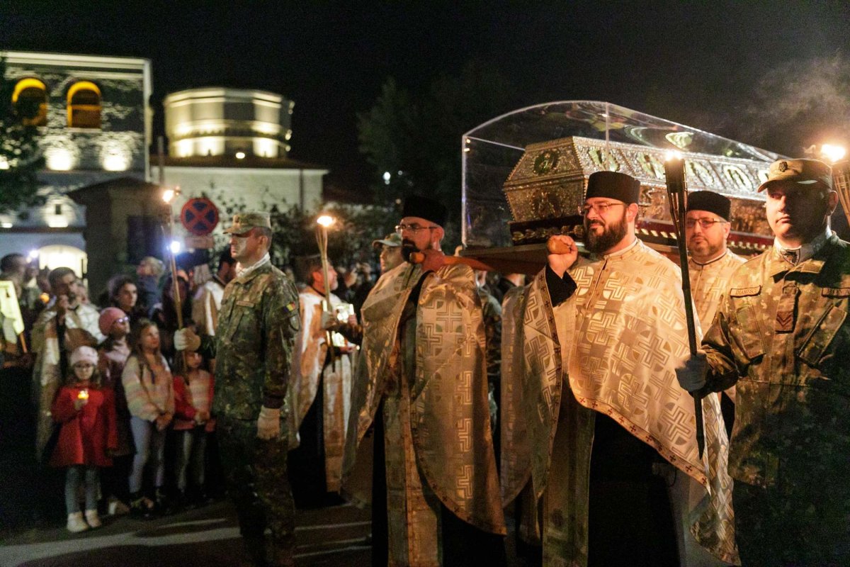 Mii de suflete în rugăciune pe „Calea Sfinților” 311401