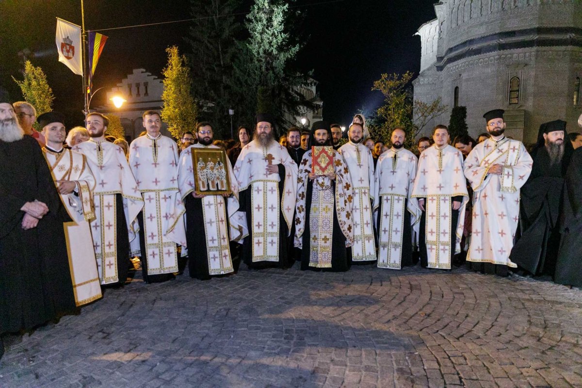 Mii de suflete în rugăciune pe „Calea Sfinților” 311405