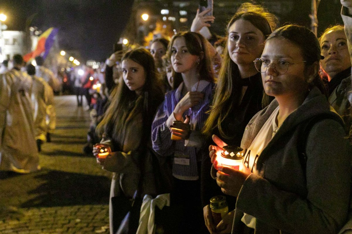 Mii de suflete în rugăciune pe „Calea Sfinților” 311412