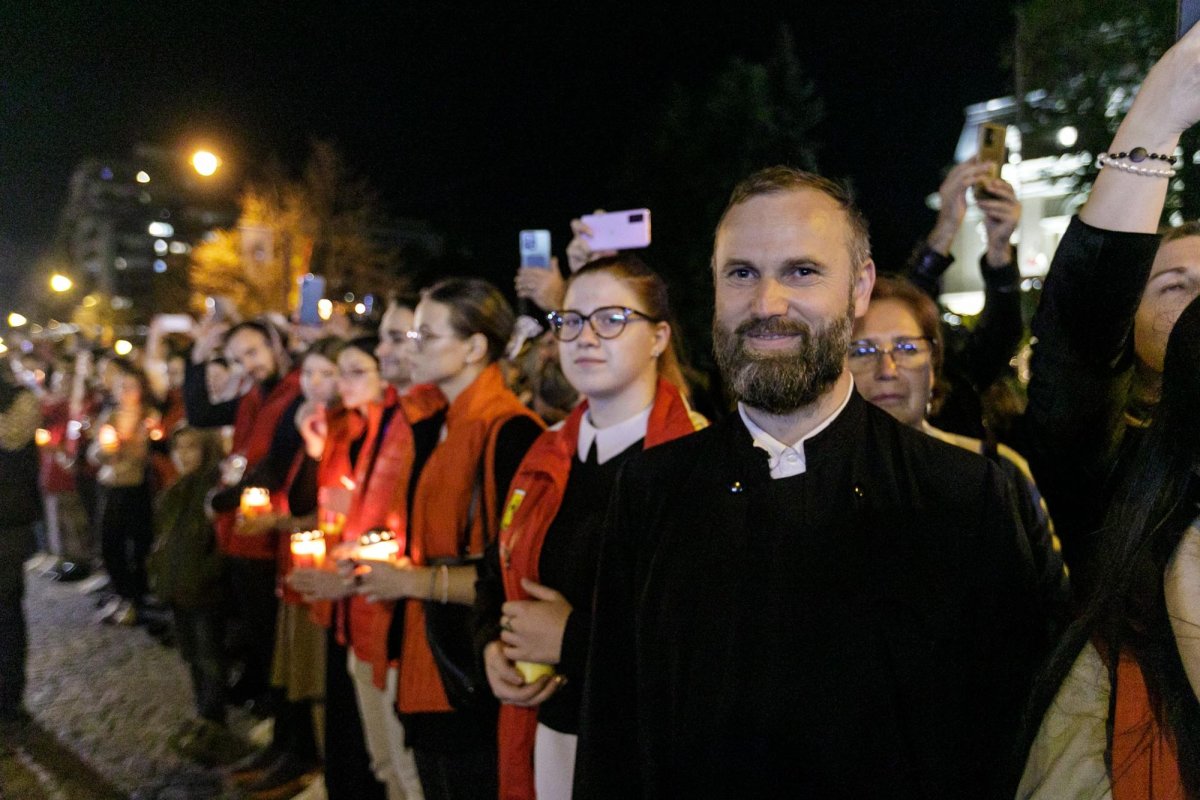 Mii de suflete în rugăciune pe „Calea Sfinților” 311416