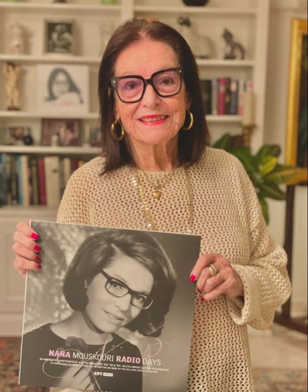 Nana Mouskouri se retrage la 90 de ani 311263