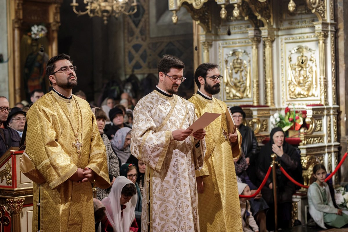 Hirotonie în ajunul sărbătorii Sfintei Parascheva la Iași 311466