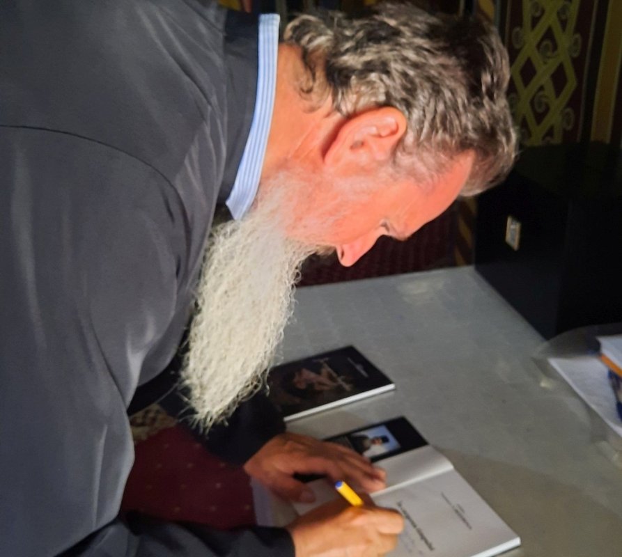 Pe urmele strămoşilor care au sfinţit locurile  310531