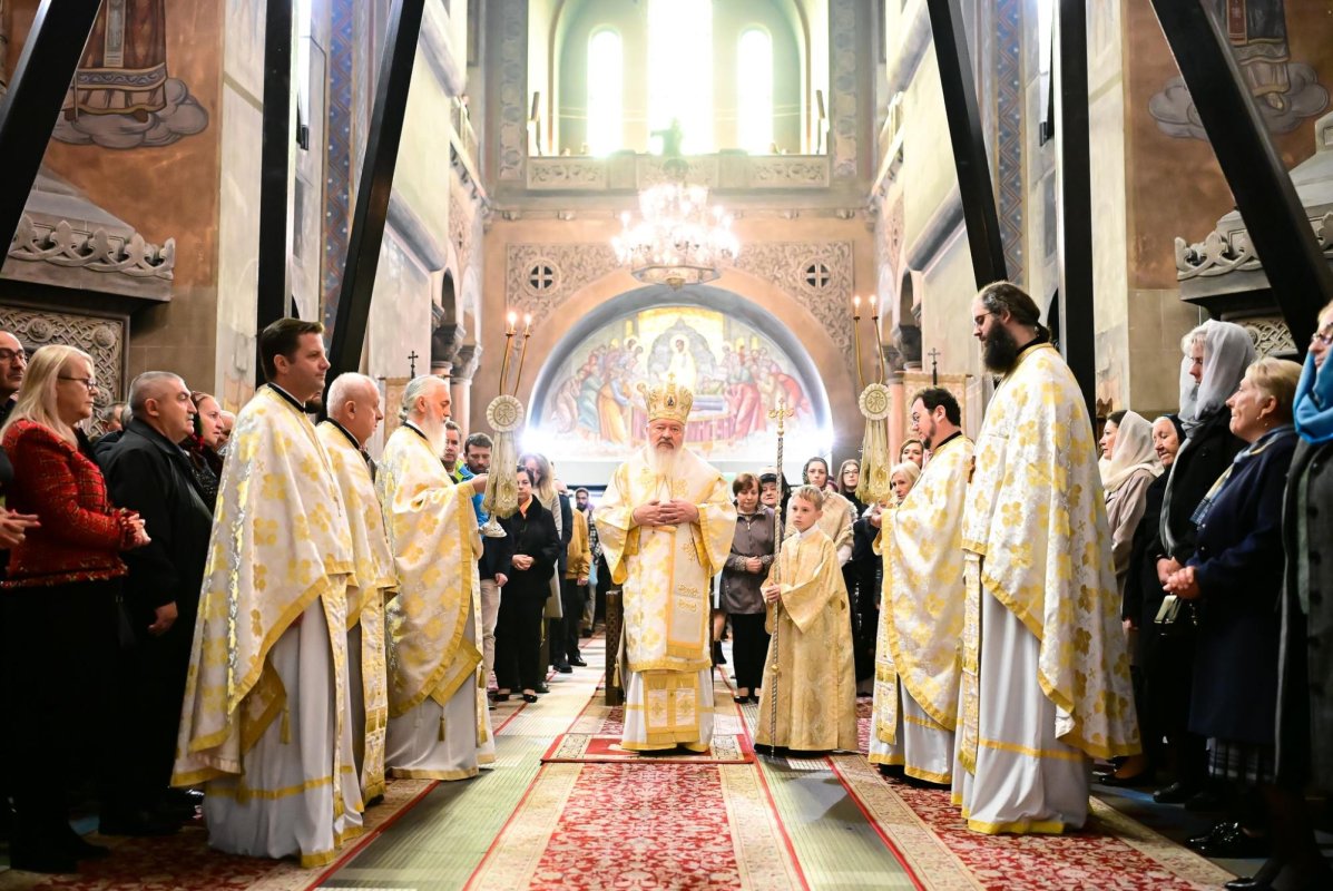 Parastas pentru Episcopul Vasile Flueraș 311603