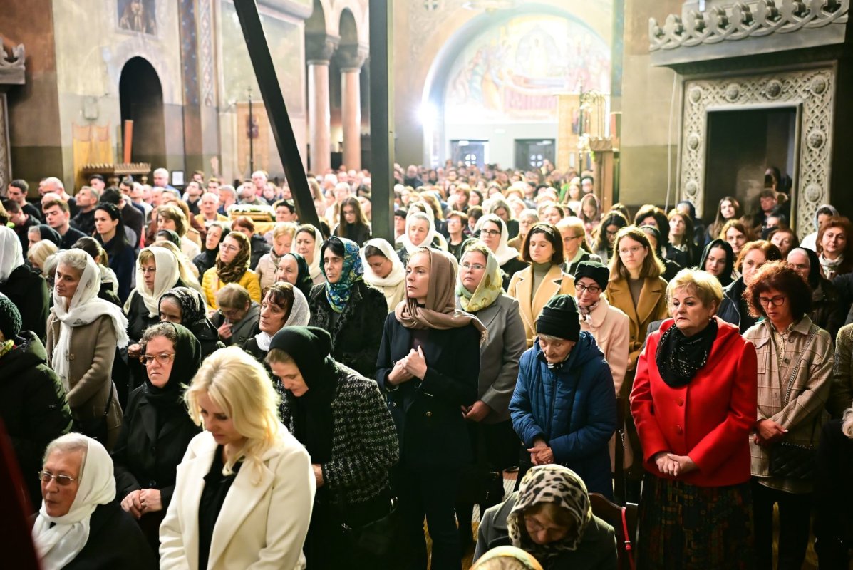 Parastas pentru Episcopul Vasile Flueraș 311604