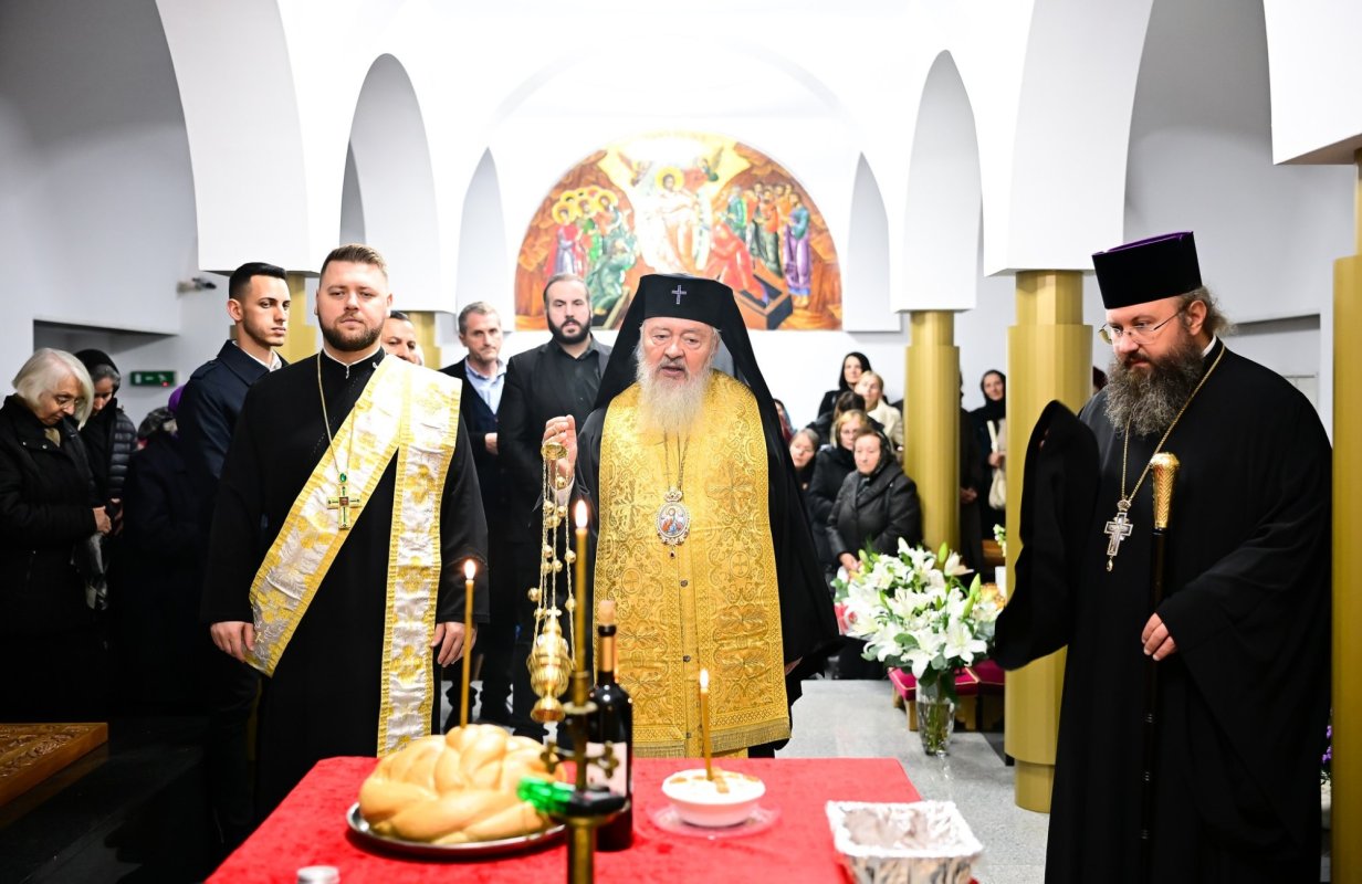 Parastas pentru Episcopul Vasile Flueraș 311607